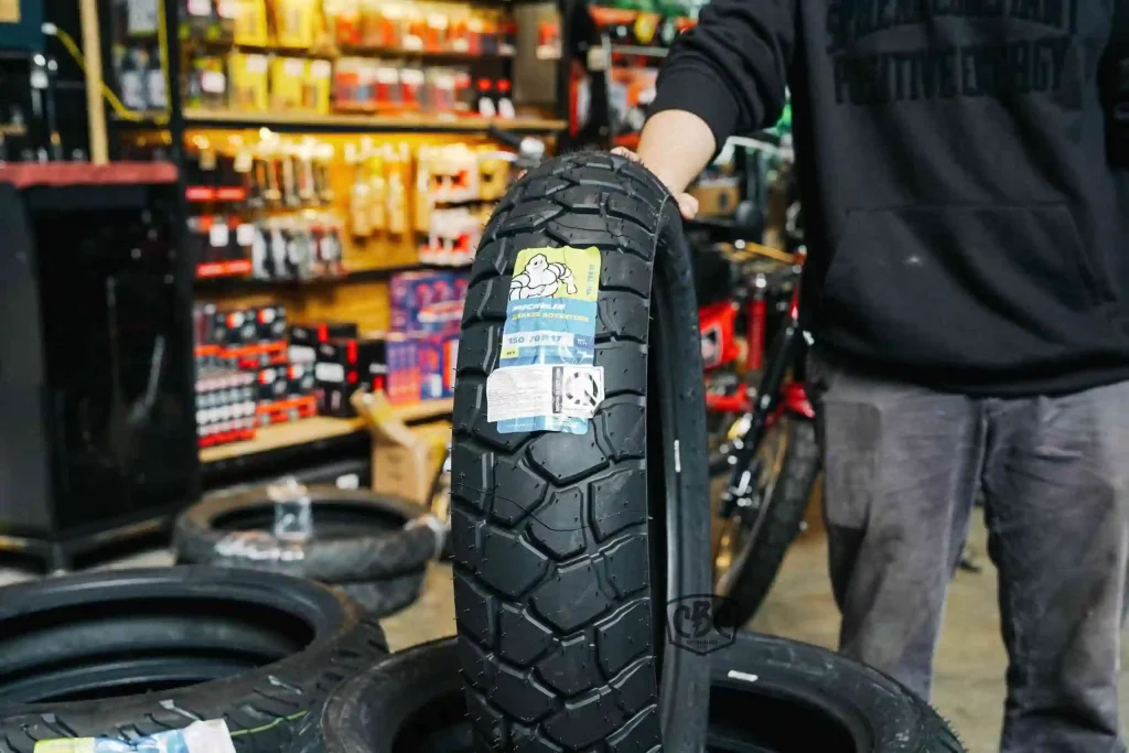 Vỏ Michelin Anakee Adventure size 150/70-17