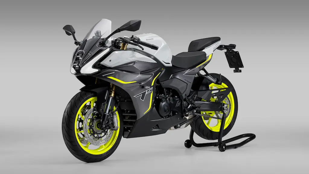 sportbike Benelli Tornado 500